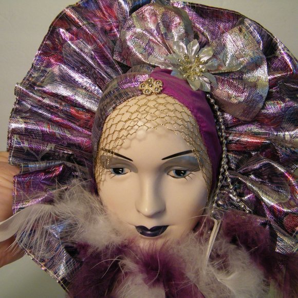Mardi Gras Lady with Feathers Wall Mask - Picture 3 of 8